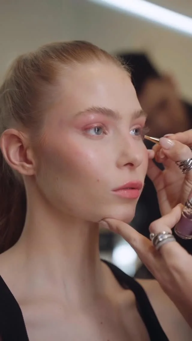 Ayer tuvimos una Masterclass increíble con @samvissermakeup y estuvimos probando los nuevos lanzamientos de @yslbeauty Gracias equipo @sergiognzalez @edu_ordono @mr_abdel_j