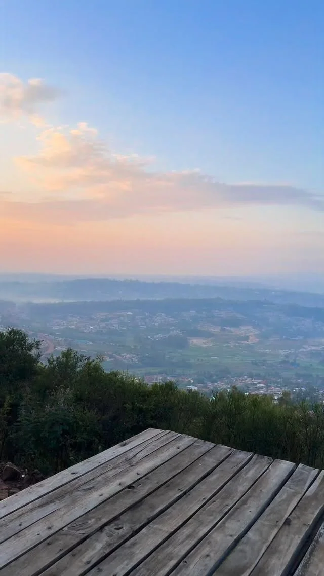 It’s the simple things that make up our world. 
On this note, what are 3 things you are grateful for today? 

Cc 📖 @youvolving.co 
👚 @kkasaofficial 
💇🏾‍♀️ @hairwearenig