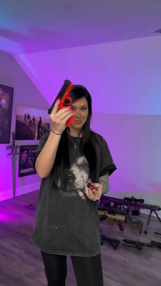 My belt is almost back to fitting me … Havnt been to the range in monthhhhssssss so @mantis_tech is all we have time for and I say that word “time” very loosely lol