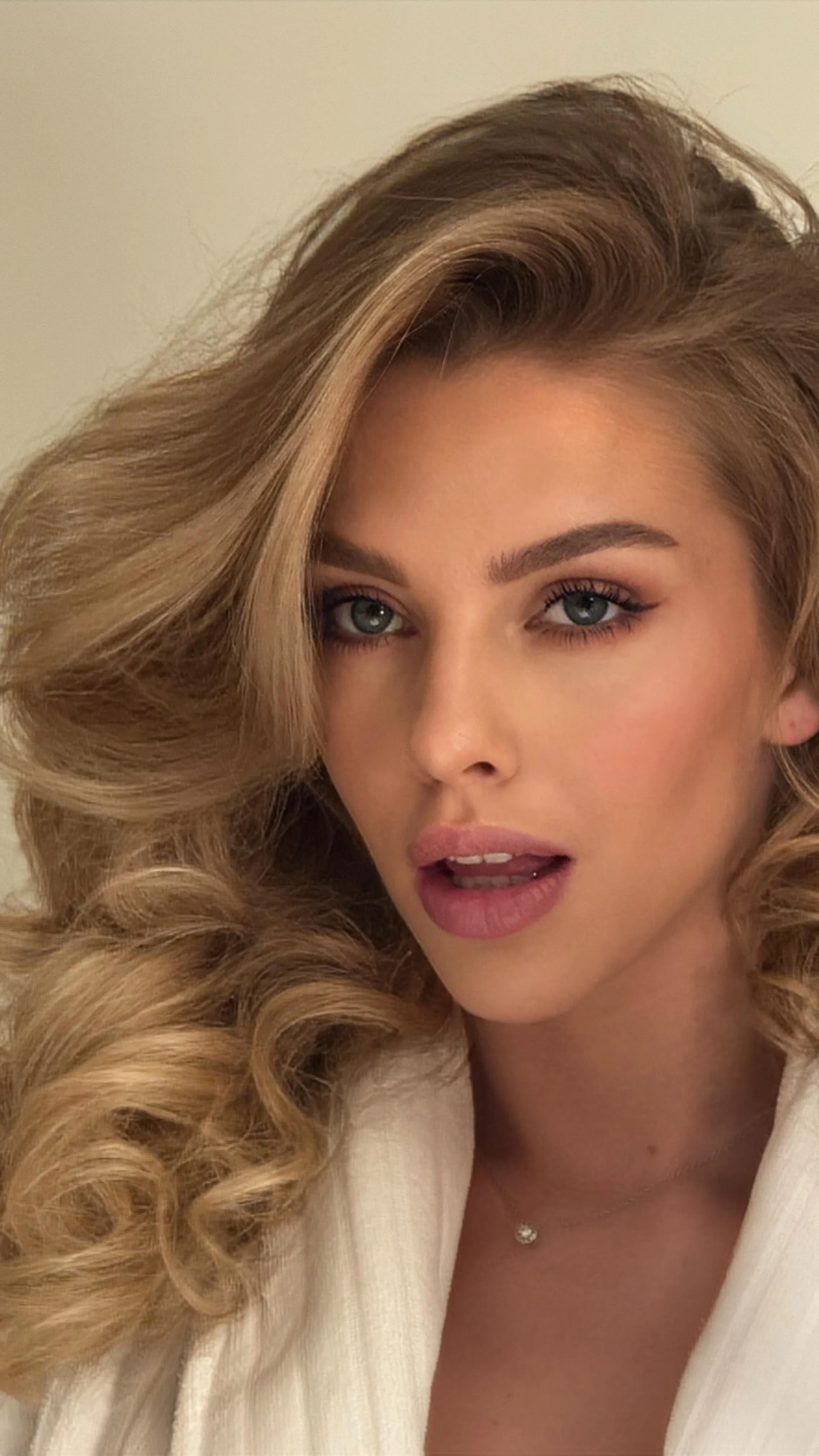 Ready in 2 Steps: Lockenstab + Overnight Curler ‍♀️