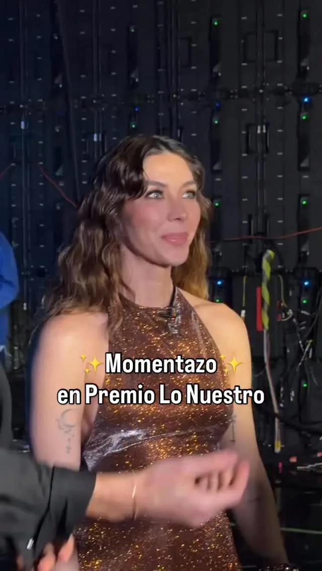 ¡Qué EMOCIÓN! Alexa y Jorge antes de entrar como hosts al IMPONENTE escenario de ✨Premio Lo Nuestro. ✨ #ViXMicrOPLN #PremioLoNuestro #MicroDrama #Novelas #ViXMicrO