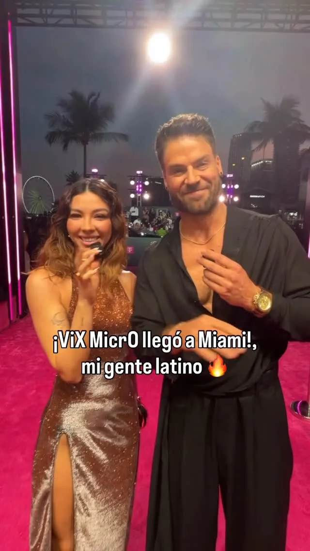 @alexaarchu y @jorgelosaactor llegan a @premiolonuestro llevando el nombre de ViX MicrO en alto ✨ #ViXMicrOPLN #PremioLoNuestro #MicroDrama #MicroNovelas #ViXMicrO