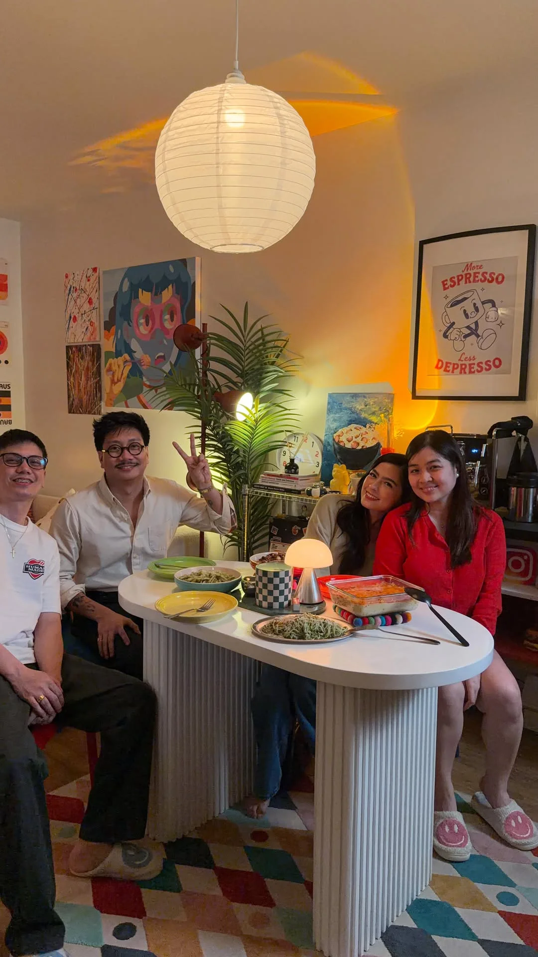 Tambay night with @icoylaa and @alexailacad feat. Pesto Pasta 😋 salamat sa pagvisit! 

#pesto #pasta #foodie