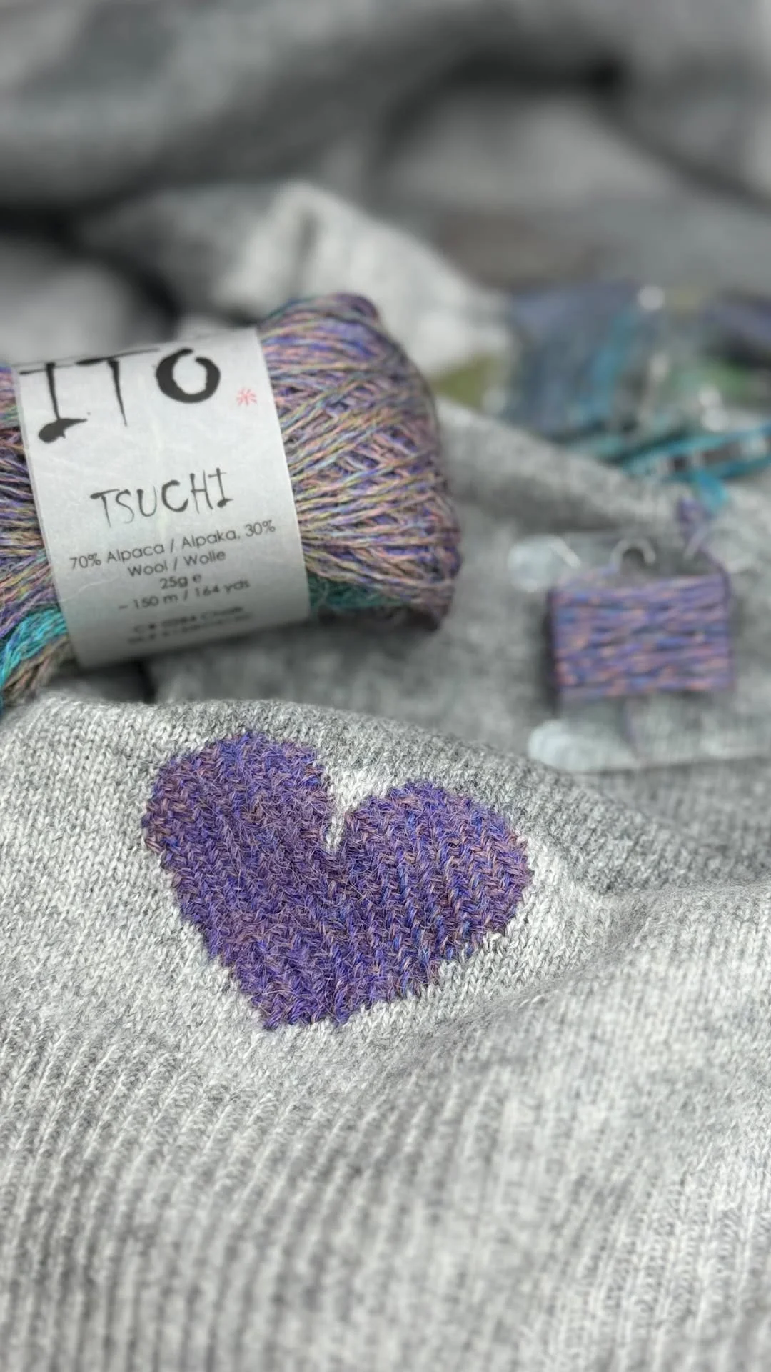 [ad] Variegated yarns with long repeats like @itoyarn 'Tsuchi' are great for mending: a single ball gives you a whole bunch of complementary colours. Good yarn economy! Each repeat is enough for a fairly large repair, o...