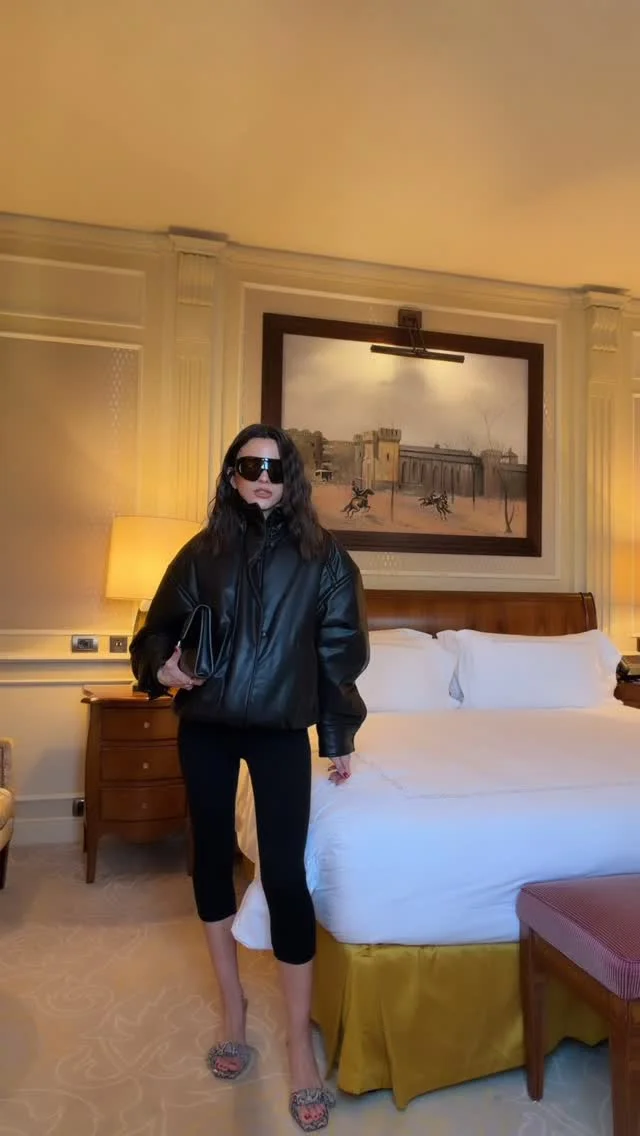 Made it to Milano 🇮🇹🍝 it’s fittings day ✨