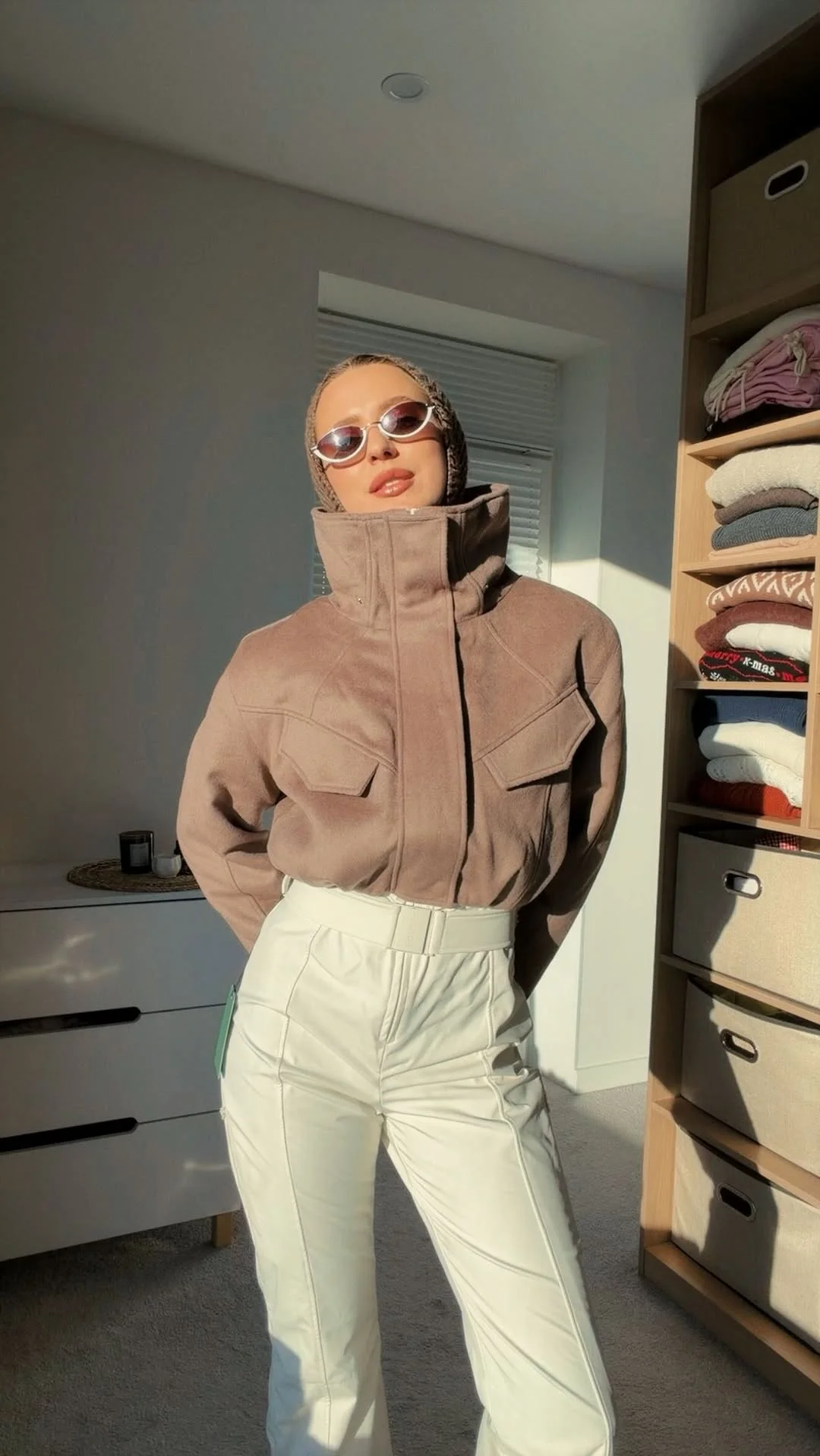 Скоро наступит весна, так что самое время покупать горнолыжный комбинезон На самом деле, ещё 1,5 месяца минимум будет лежать снег, в марте обязательно стукнет -30 на Урале, так что очень даже вовремя. Плюс я хочу ещё ус...