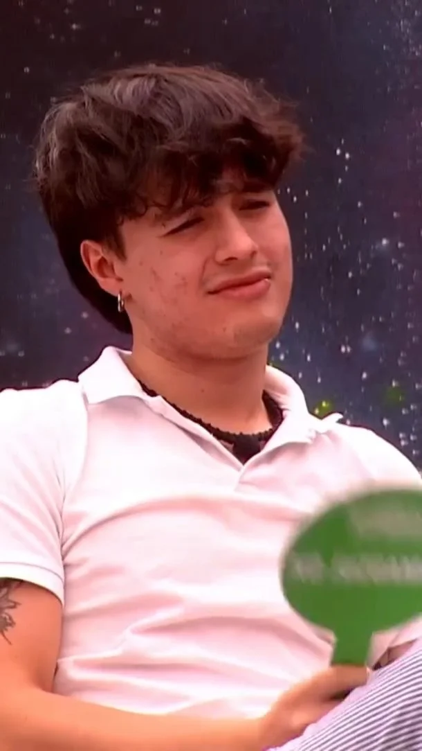 ¿Juanse siente algo por Mariana? En una actividad de La casa de los famosos, Alexa juzgó al cantante porque le parece que a él le gusta todo el mundo. Lo cierto, es que Valentino quedó en la friendzone. #lacasadelosfamososcol3