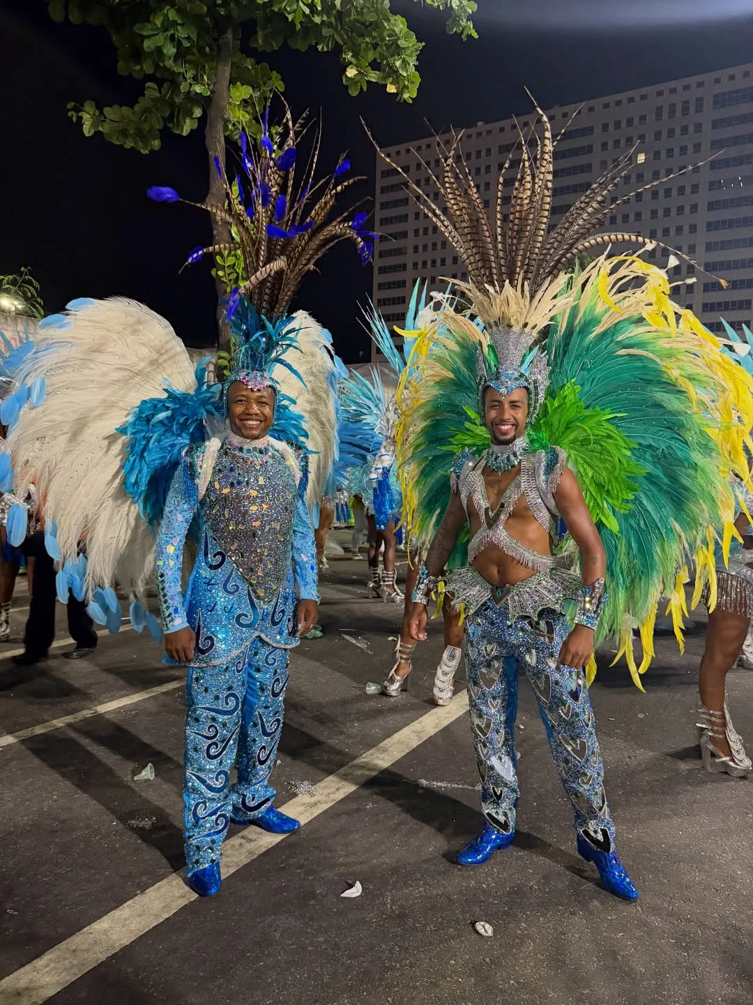 Bora Tuiuti Vamos que vamos @passistasdotuiuti_oficial @paraisodotuiutioficial Obrigado @alepretoebrancoacores #poderosasdosamba #sambanopé #estiloalexcoutinho #tuiuti #carnaval2026