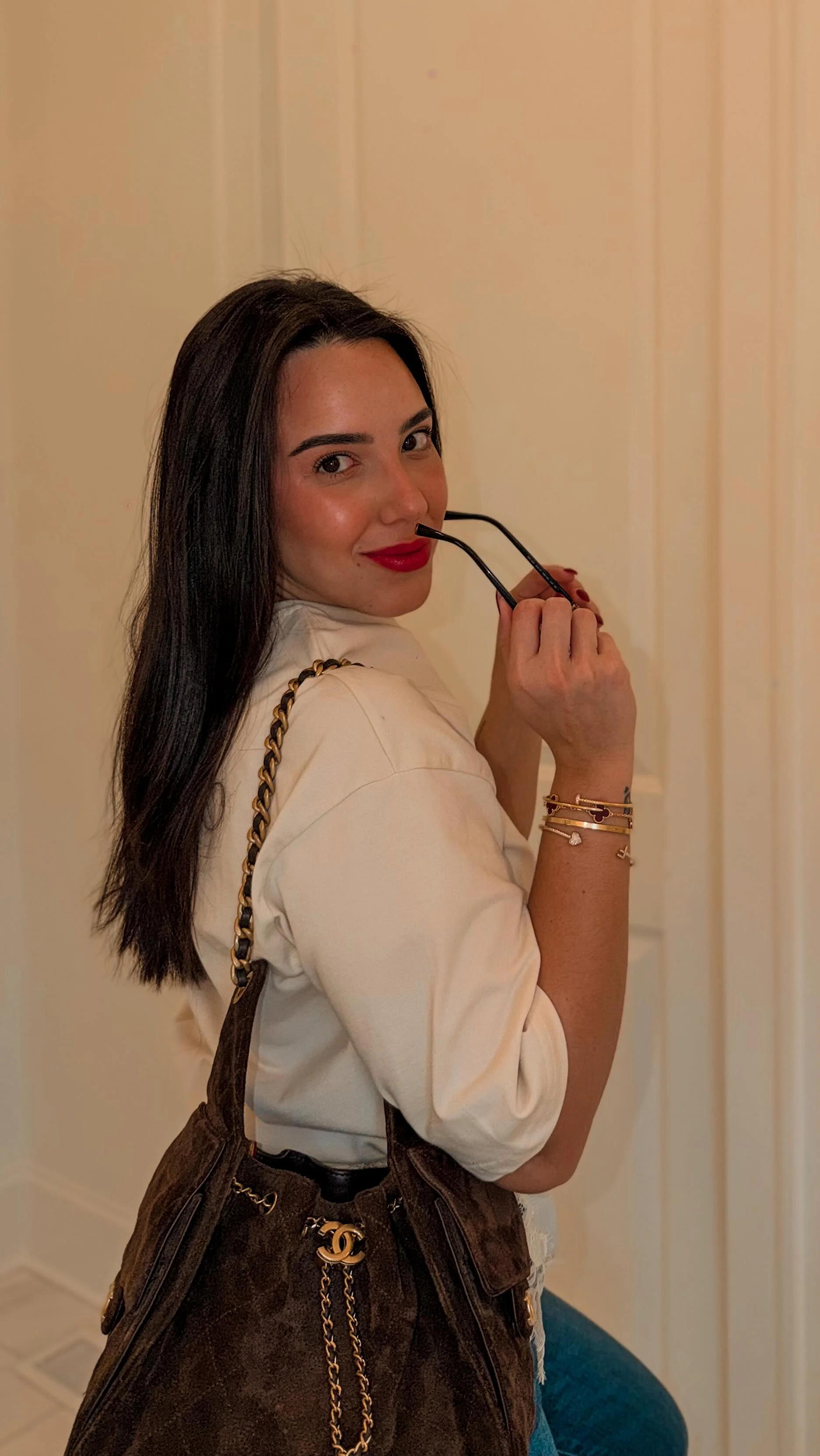 Un outfit relajado con detalles que hacen la diferencia ✨