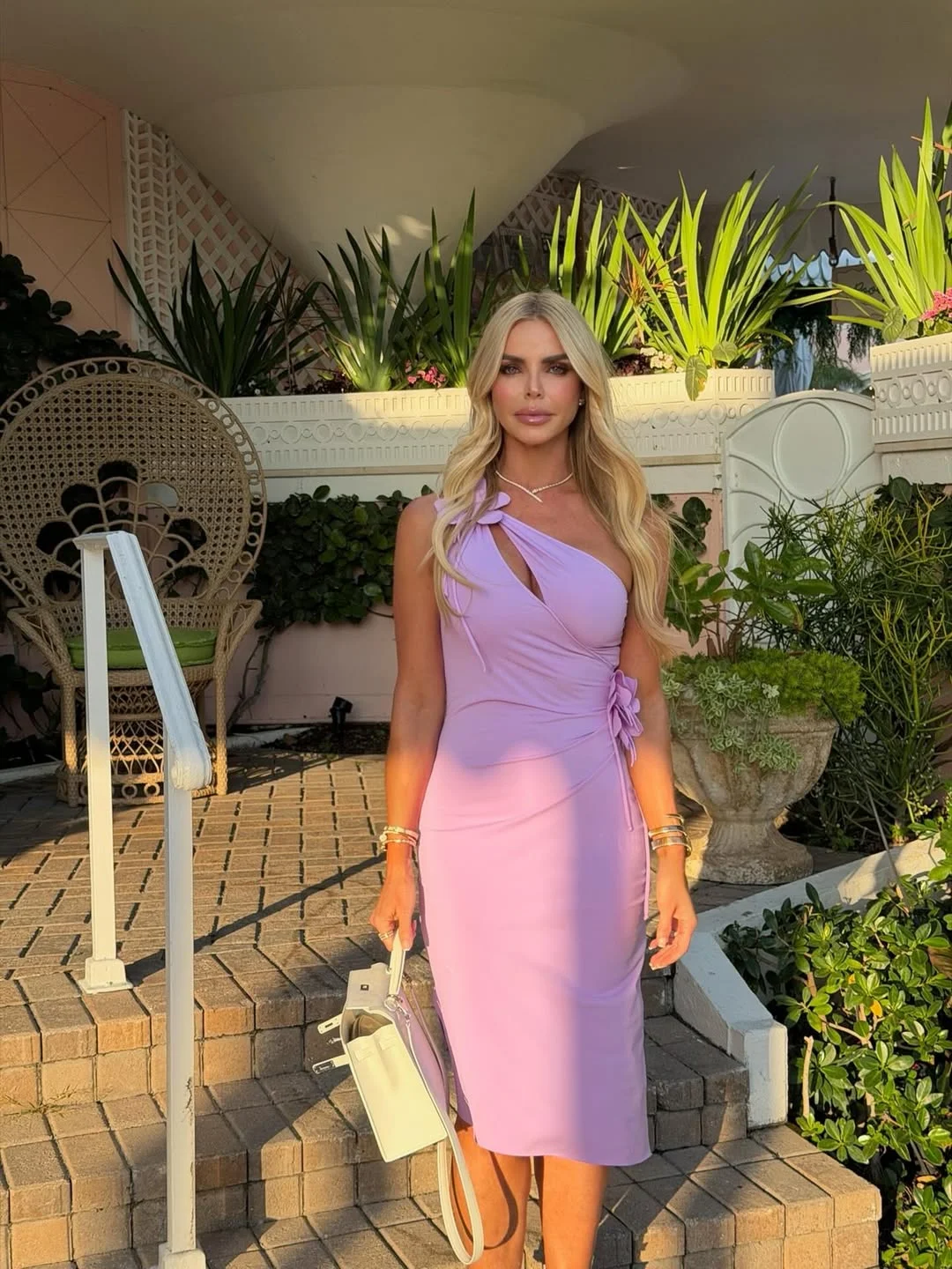 Palm Beach kind of day Honored to celebrate Women of Tomorrow’s Rose Day @thecolonypalmbeach empowering the next generation of strong, confident young women. ✨