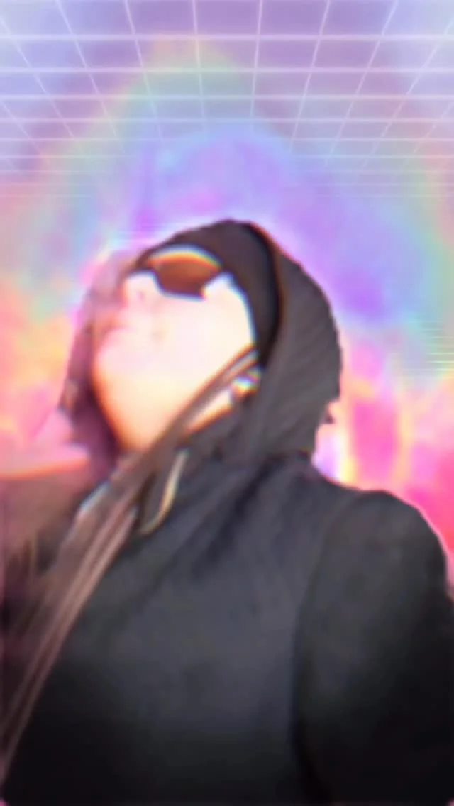 Cuál es la indicada? Y tu amiguita, ya estás lista para @edc_mexico ??? #edcméxico