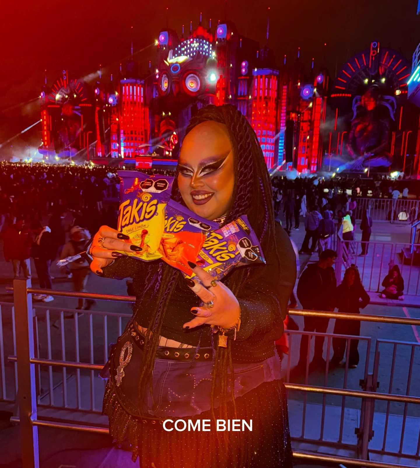 Mi casa, Takisverse, siempre dando la mayor intensidad en EDC. Desde el cero al extremo picante, que si no viviste amiguita te estás perdiendo de mucho. @takis_mx #publicidad #edc2026 #takisverse #todosintensosnotodospi...