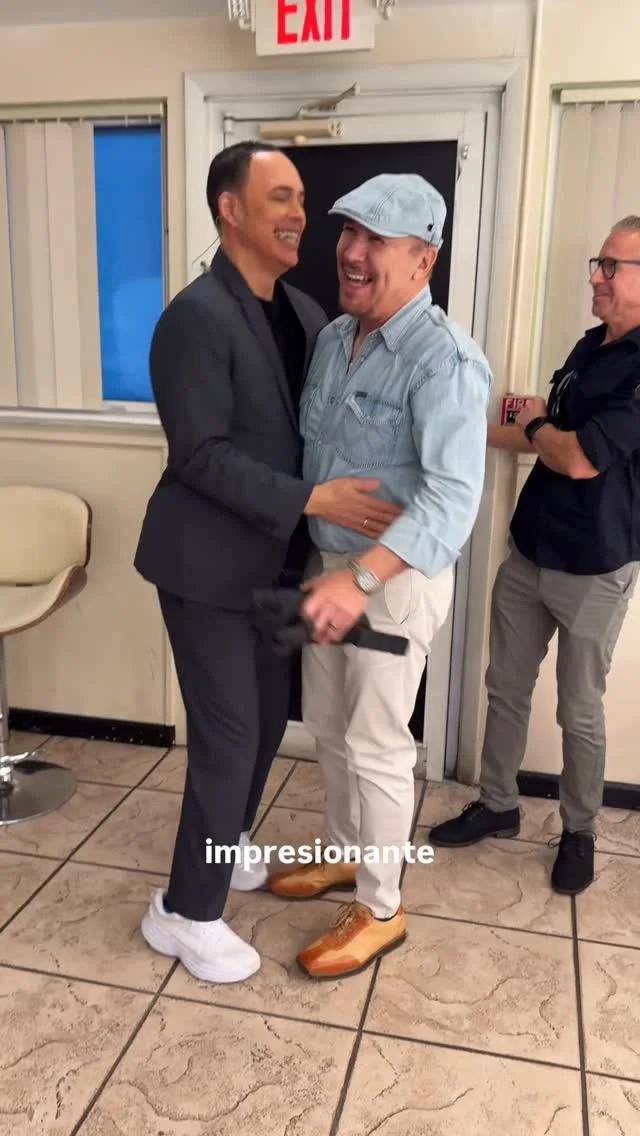 Otro colega que se queda encantado con Ignorancia Artificial. El gran @hectornoas uno de los actores más significativos del cine cubano de los últimos 30 años. También con una carrera internacional brillante. Viejo amig...