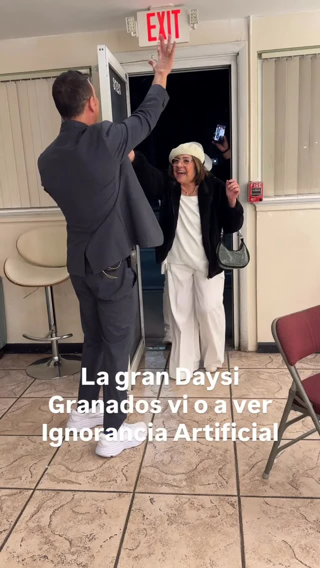 Daysi Granados la actriz por excelencia de cine de la isla ( El rostro del cine cubano ) vino a ver mi espectáculo. Que emoción. Ella estuvo en mi primera película. Yo un actor principiante. Ella era la gran estrella de...