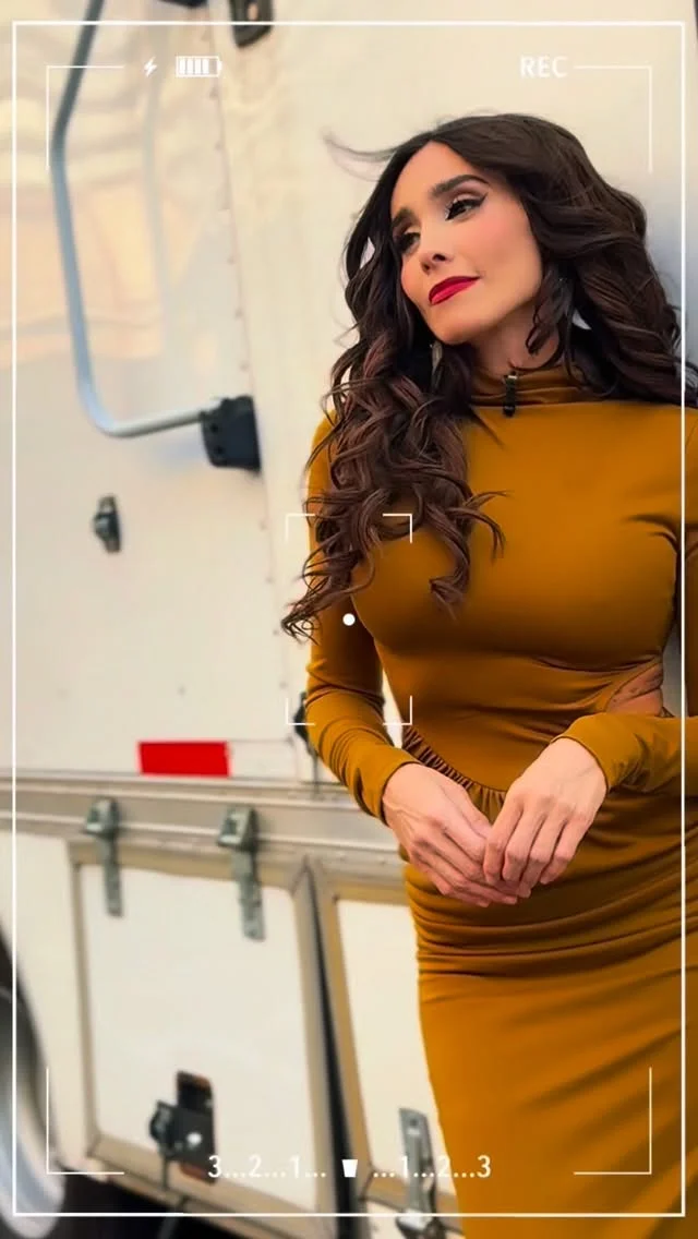 Ya es 21… se acabo mi cumple Bueeeeeeeno! Estoy lista para lo que viene! ☺️ Gracias a todos por hacerlo tan especial ❤️ Maquillaje @thebeautyglow.dc Pelito @arlette.lamore Stylist @perla_wizards Videos @gabrielvtrujillo