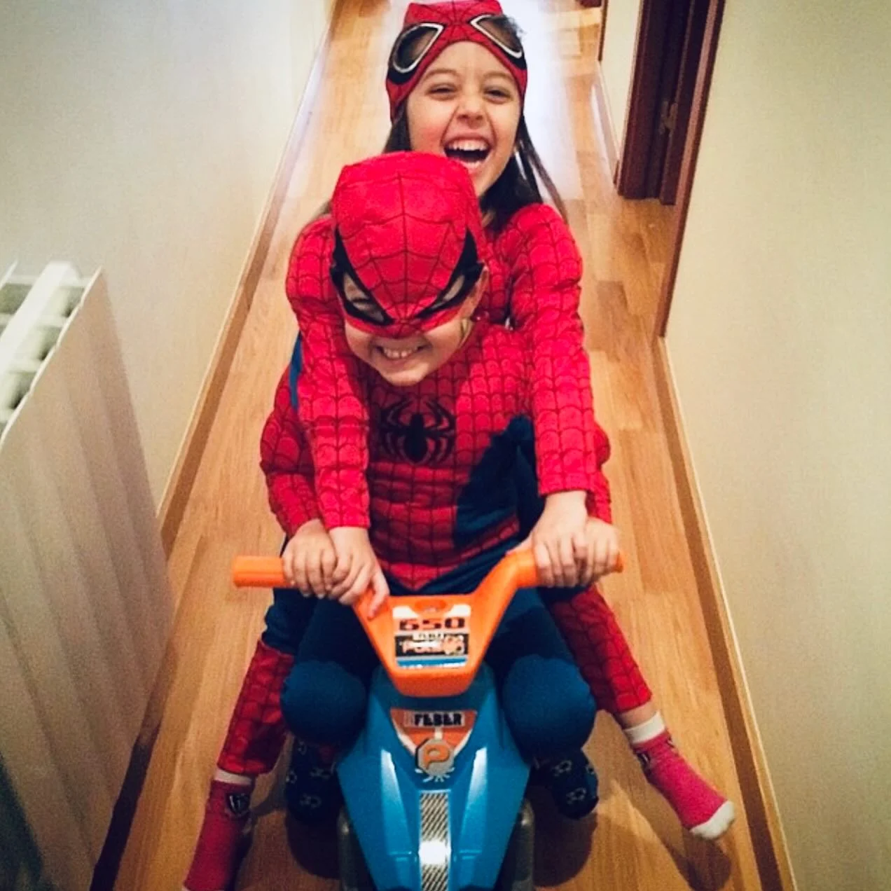 felicidades teteeee✨ el mejor regalo que me pudieron dar mis padress love youuuuu de un día para el otro de repente me preguntan si tú eres el hermano mayor ❤️