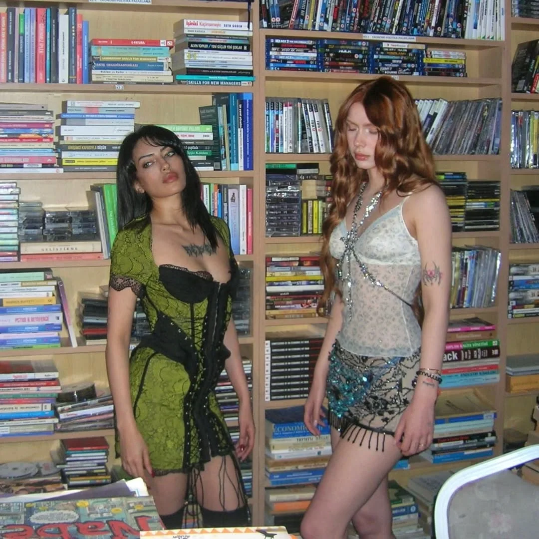 Ishara ft. @aleynatilkiofficial 

Wednesday 25th February 
25 Şubat Çarşamba

MUA: Mert Kenger @mertkenger
Styling: Birkan Çolak @birkanncolak @cupofstars.co