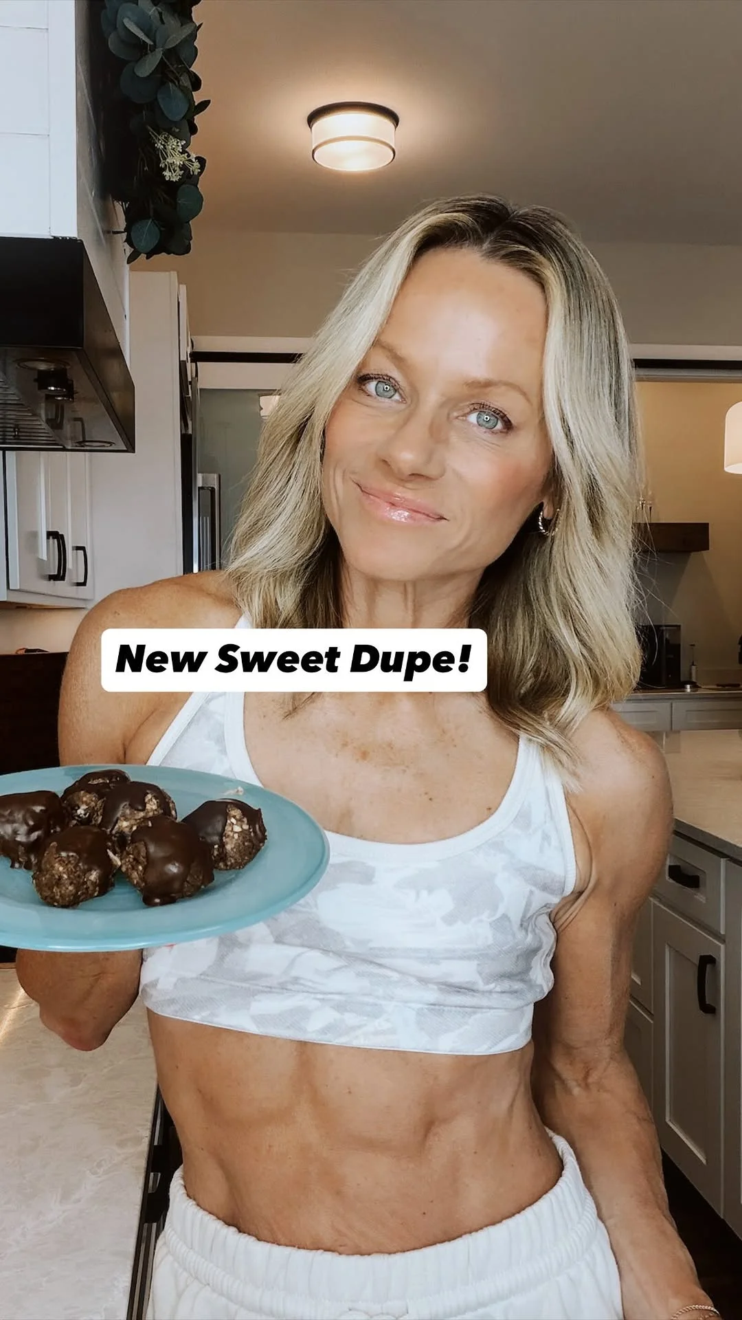 Comment SWEET for all of my Sweet Treat Dupes! No Bake Almond Joy Protein Balls Makes 12 Servings Macros Per Ball 140 Calories 6g Protein 14g Carbs 7g Fat 3g Fiber 1 Cup Dates Softened (add to a cup of boiling water to...
