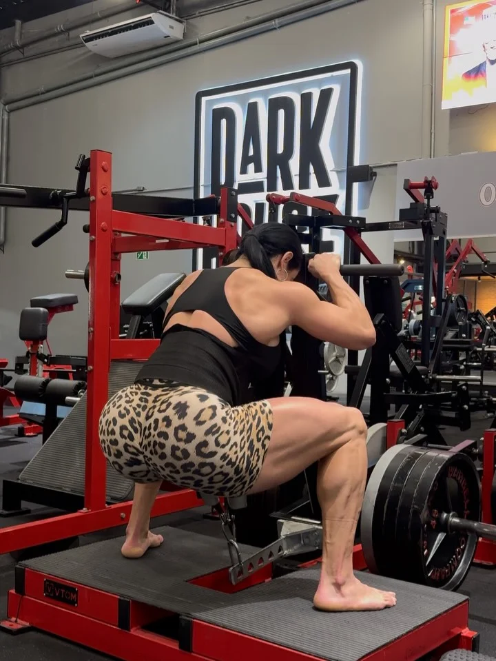 Entreno de GLÚTEO y FEMORAL Conjunto @madeinbrazil_fit (-10% ALI10) #legs #glutes #glutesworkout