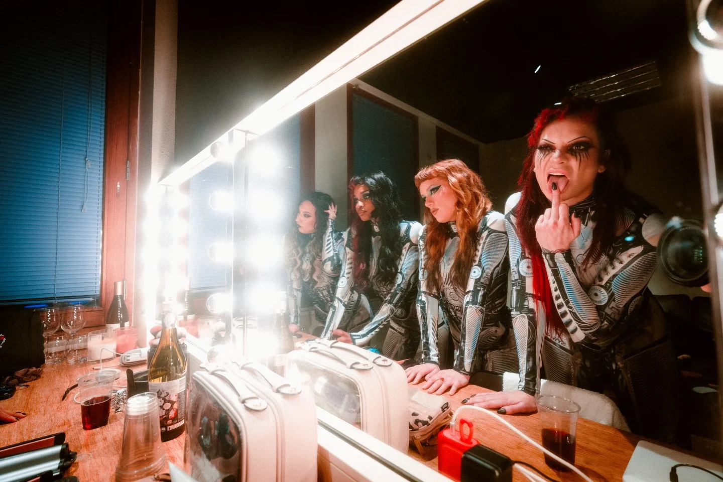 Dusseldorf is a pretty cool place, filled with pretty cool people. Can’t wait to give them a show tonight! Photos: @danvirchow