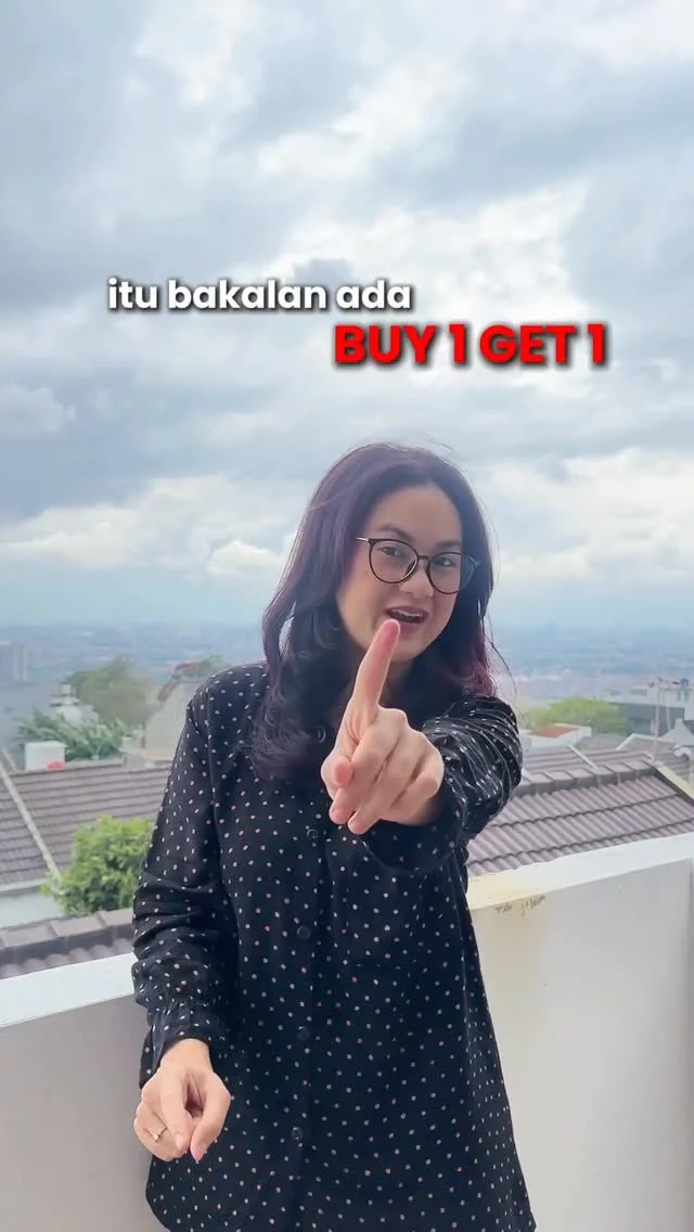 TEBAK SPECIAL BIRTHDAY TERATU KITA BAKAL LIVE SAMA SIAPA??? Di LIVE Special Birthday Sale Teratu Beauty besok bakalan ada: BUY 1 GET 1 ✅INTENSIVE ACNE SOLUTION ✅SPEARMINT TEA ✅SMOOTHING & BRIGHTENING LOTION 10% AHA Tung...