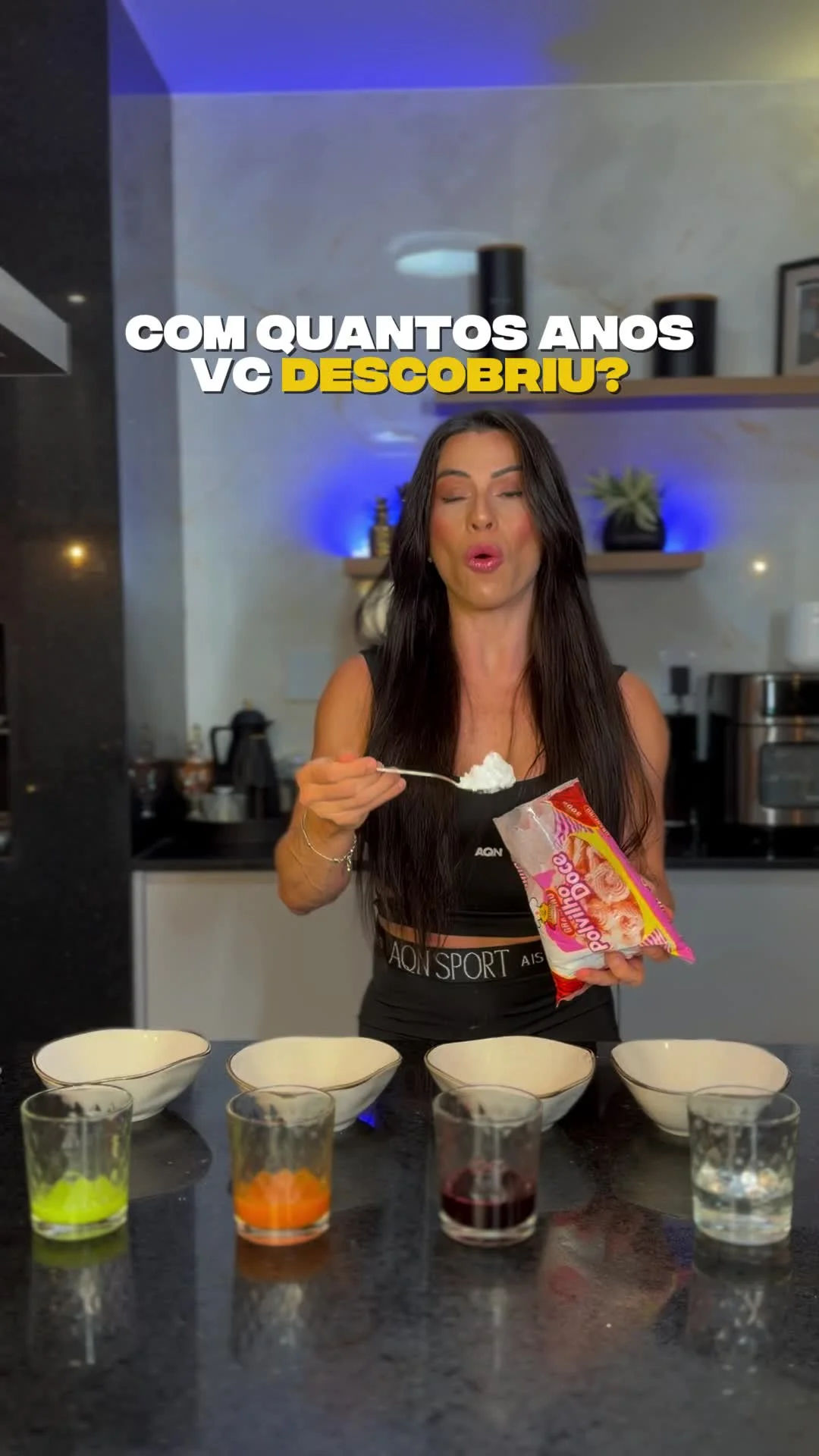 Com quantos anos você descobriu que polvilho doce hidratado é tapioca? Sim. Aquela tapioca da frigideira nada mais é do que polvilho doce hidratado e peneirado. E você pode hidratar de várias formas, não só com água. ✨...