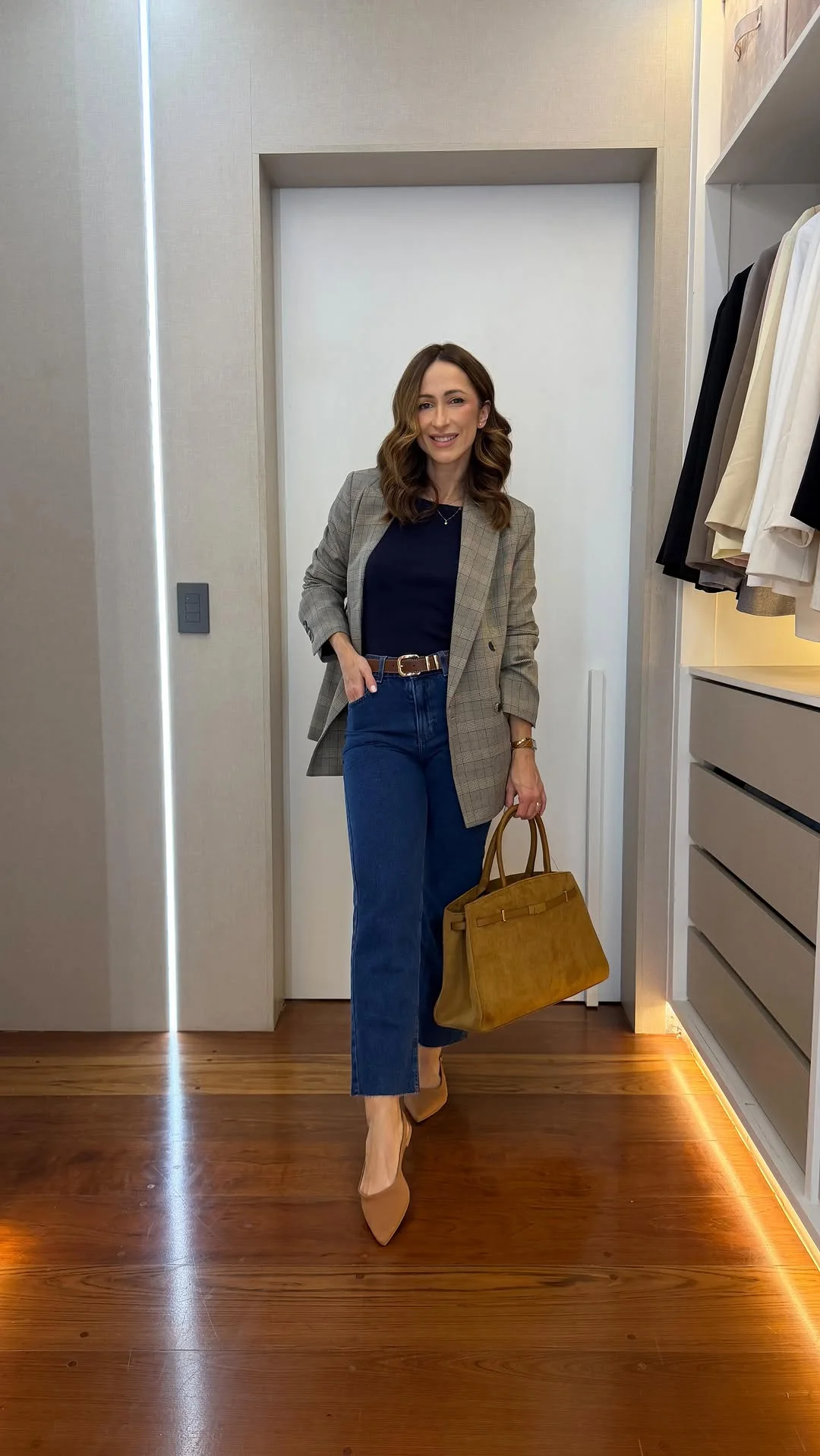 Você se sente perdida ao escolher o sapato? Quer estilo, peso e conforto?? Use Mocassim! Quer conforto e feminilidade? Use a sapatilha! Quer feminilidade e altura? Opte pelo Scarpin! E se ama todos ou algum desses, já pede link no comentário e use cupom ALINI na Dona @riachuelo #dicasdemoda #truquesdeestilo #calçajeansfeminina #mocassim #sapatilha