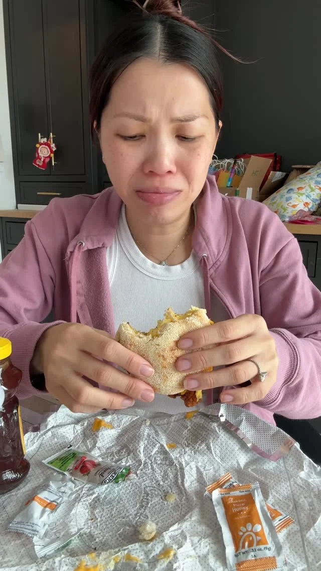 i hate being pregnant cause wym I’m crying over strawberry jam and my honey packets being sticky