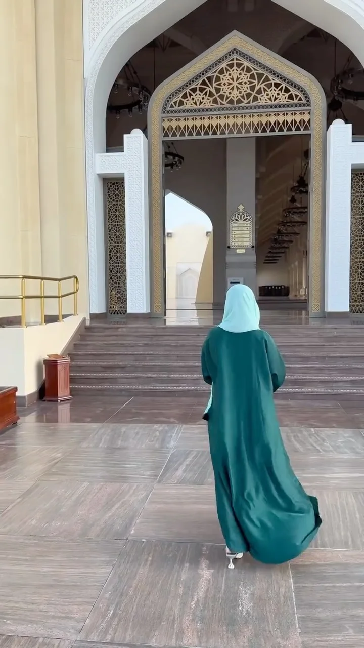 Beautiful place ❤️ : @alvira_abayas