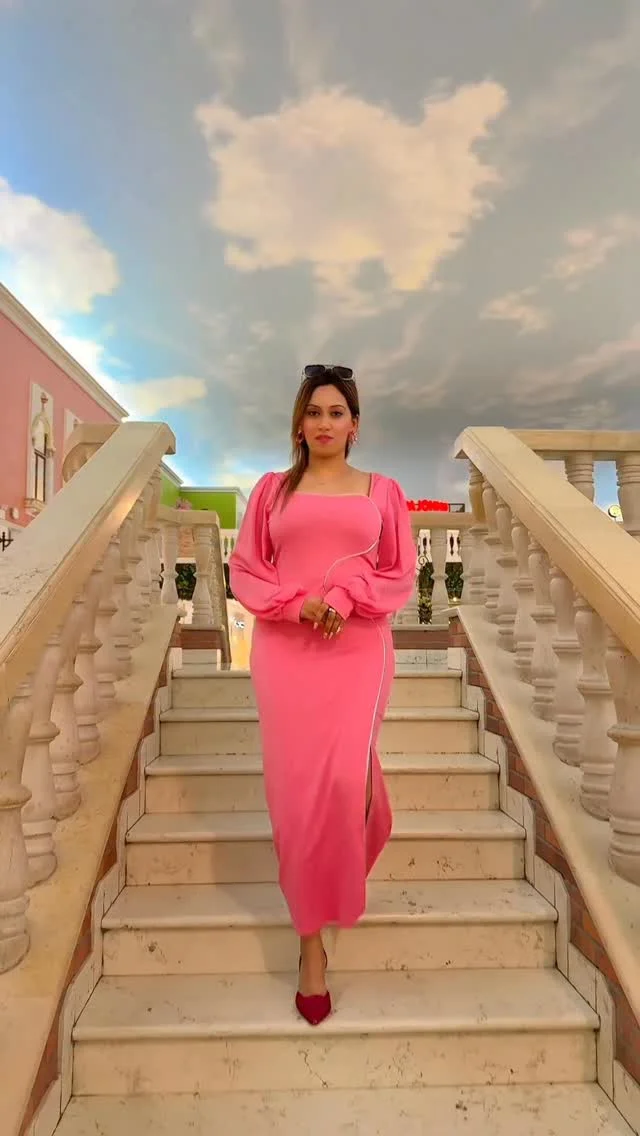 Instagram post by @aliya_sattar (DVDv1yfjQAu).