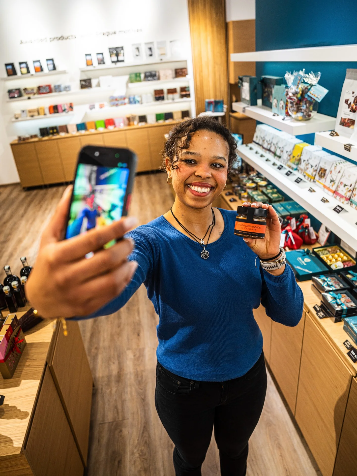 A different kind of basket for a different kind of chocolate 🤭
After months of developing and testing in racing conditions, what a blast to see my chocolate in actual store!! @steinerkovarik_cz