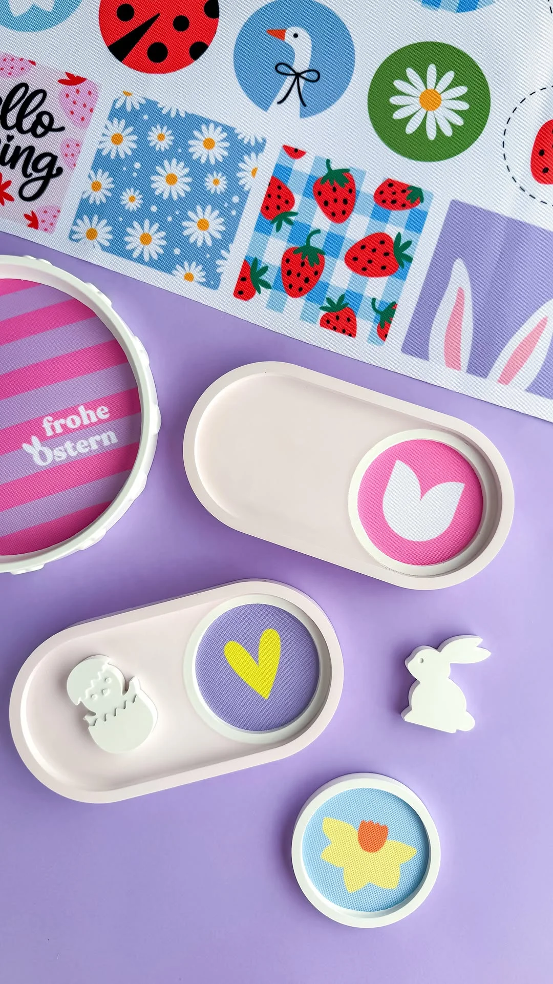 Werbung | Inlay DIY Inlays sind nicht nur hübsch und widerstandsfähig, sondern auch wahnsinnig vielseitig - das liebe ich so an ihnen! Tipp: Ich empfehle euch für dieses Projekt das Mini-Tablett relativ dünn zu gießen,...