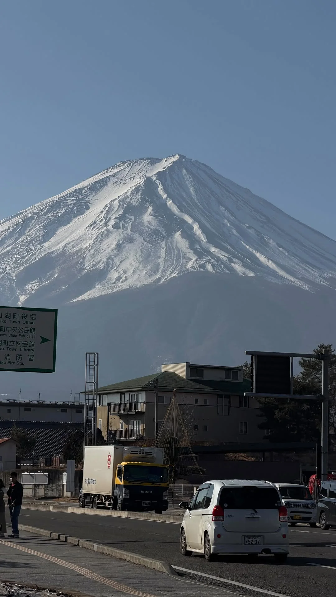 Tokyo, but on your terms. Exclusive Mt. Fuji journeys by @tokyoconciergeph ★ #japan #mtfuji