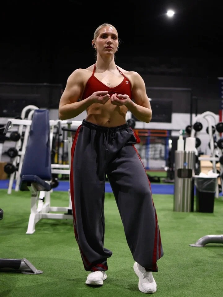 BACK DAY Starting to feel like myself again lock in fam, let’s work 1.Pull ups - max reps- 3 sets 2.Seated row- 14,12,10,8 reps 3.Reverse flies- 12-15 reps - 3 sets 4.Wide grip push down- 12 reps - 3 sets 5.Single arm c...