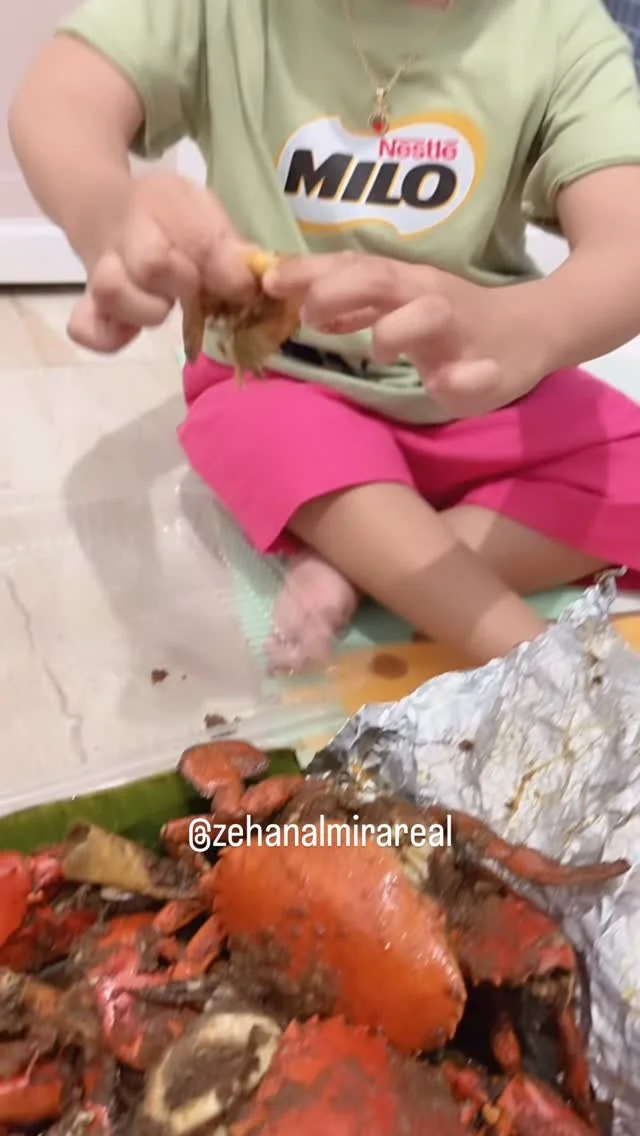 zehan sama teteh via pengen nyoba berbuka puasa makan sama kepiting