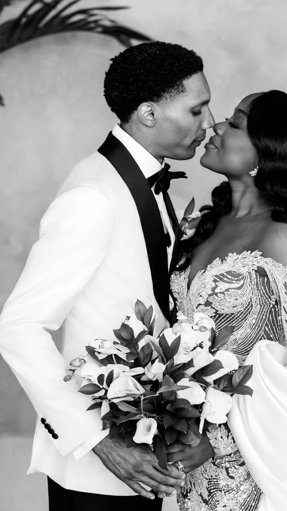 Our beautiful bride Beryl truly chose the perfect pairing She began her morning wrapped in our effortlessly elegant Adola Robe, the softest, most graceful way to step into her wedding day. Then she transformed into time...