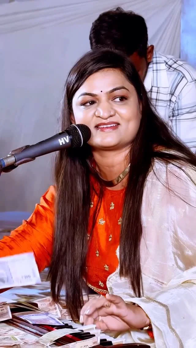 મને ગોપલી કહીને બોલાવે... જય શ્રી કૃષ્ણ #alpapatel #alpapatelofficial #krishna #radhe #dwarkadhis