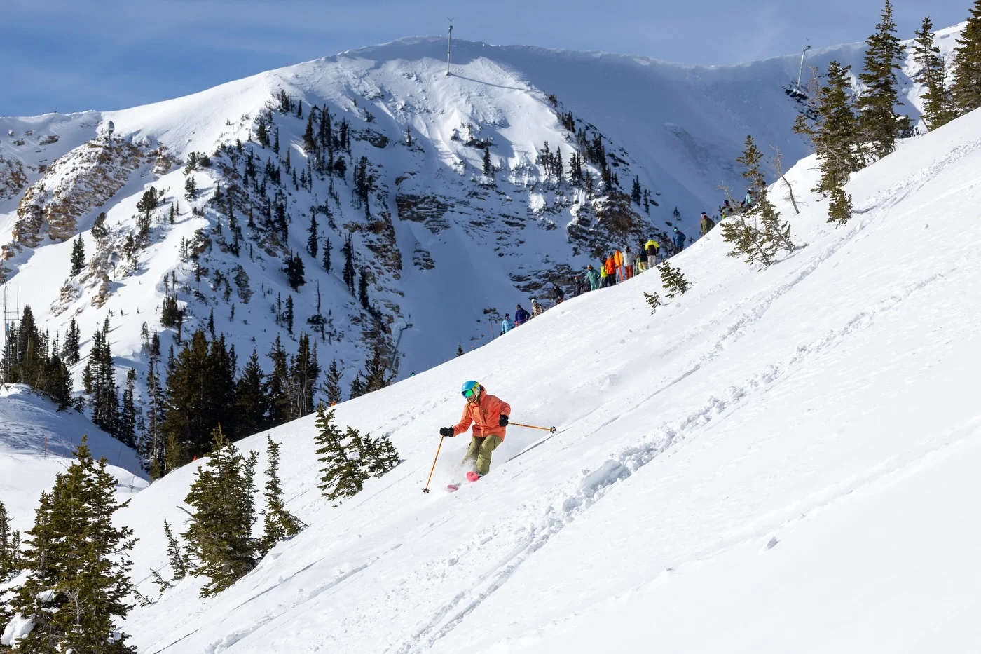 Bluebird Backside rope drops are back—help us out and tag a fellow powderhound : @photojohnphoto