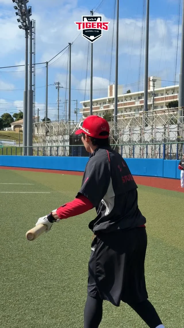 대표팀과의 연습경기에 앞서 가데나 구장에서 훈련한 선수단 라이브는 갸티비를 통해 12:40 부터 진행되며, 라인업도 해당 시간에 업로드 예정입니다.