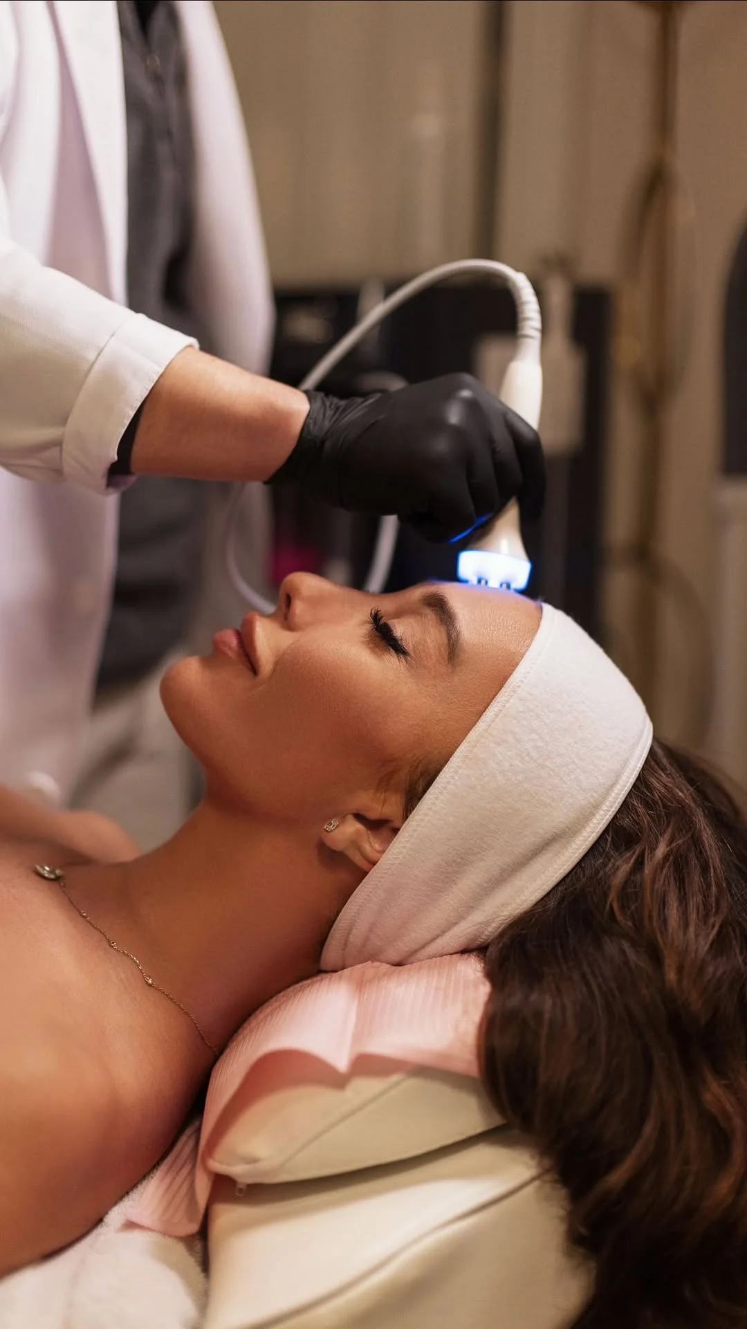 Experience the professionalism of Dr Lau at @balanced_essence_wellness with exceptional care in all treatments 🧖‍♀️ 🥰

#nyc