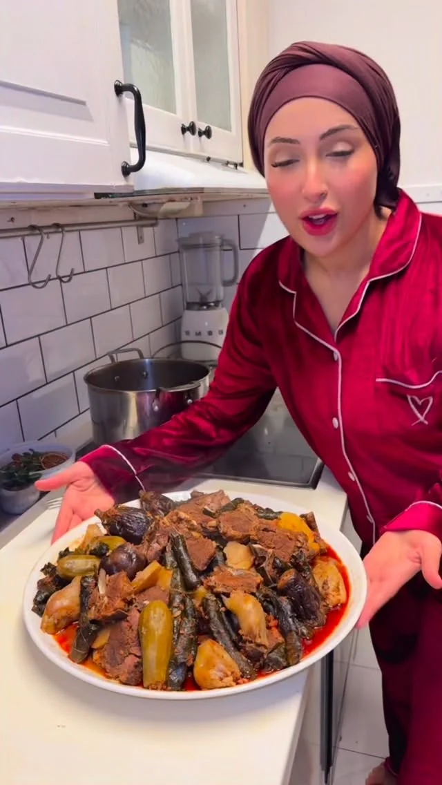 الدولمة بالطريقة العراقية التوابل المستعملة ⬇️ • ملعقة صغيرة ديال الحميرة • ملعقة صغيرة ديال سبع بهار • ملعقة صغيرة بودرة الثوم • ملعقة صغيرة بودرة البصل • نصف ملعقة صغيرة فلفل أسود • • ملح حسب الذوق . . . . . #explore...