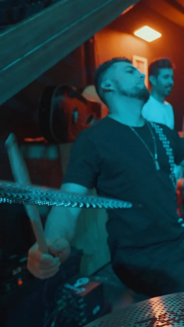 Está chegando a hora do lançamento do meu primeiro trabalho, e vou falar a verdade pra vocês, estou com a ansiedade la em cima.