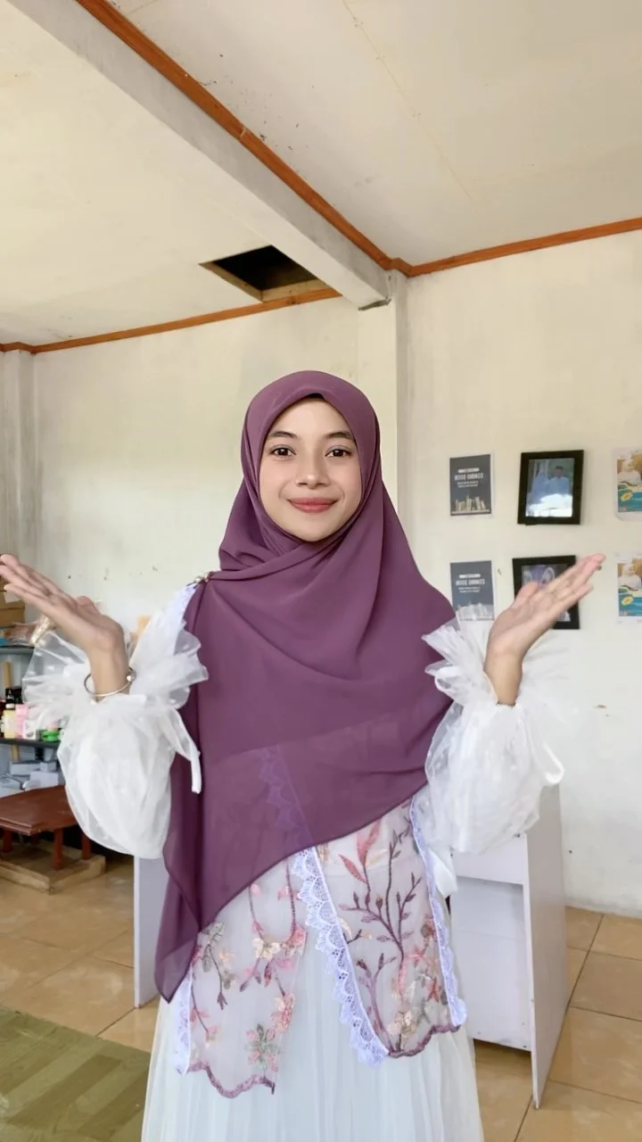 Selamat Lebaran semuanya Mohon maaf lahir dan batin yaSebelum kembali ke realita kerja izin tiktokan dikit ya hehe Allahummabarik