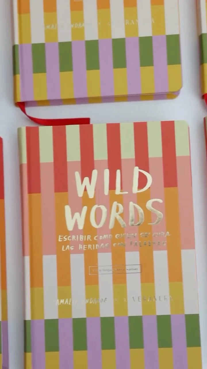Escribir para sanar. Escribir para soñar. Luz para quien la busca. Hay algo que pasa cuando pones palabras a lo que sientes. La ansiedad baja. La cabeza se aclara. Se hace espacio para la verdad. Sin juicios. El journal...