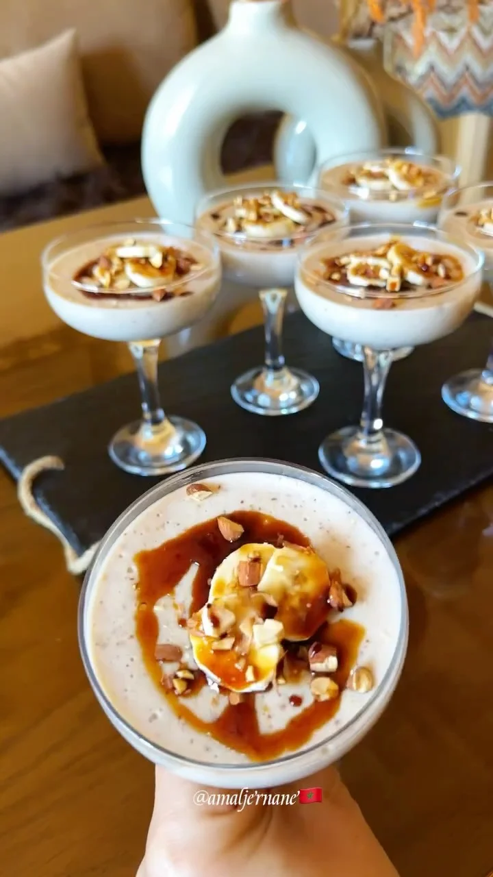 ⁨ ⁨ تحلية صحية بالتمر واللوز رائعة 700 مل حليب 2 حبات موز 4 تمرات حفنة لوز محمص فلان الزا بذوق اللوز من فئة 50 غ⁩⁩