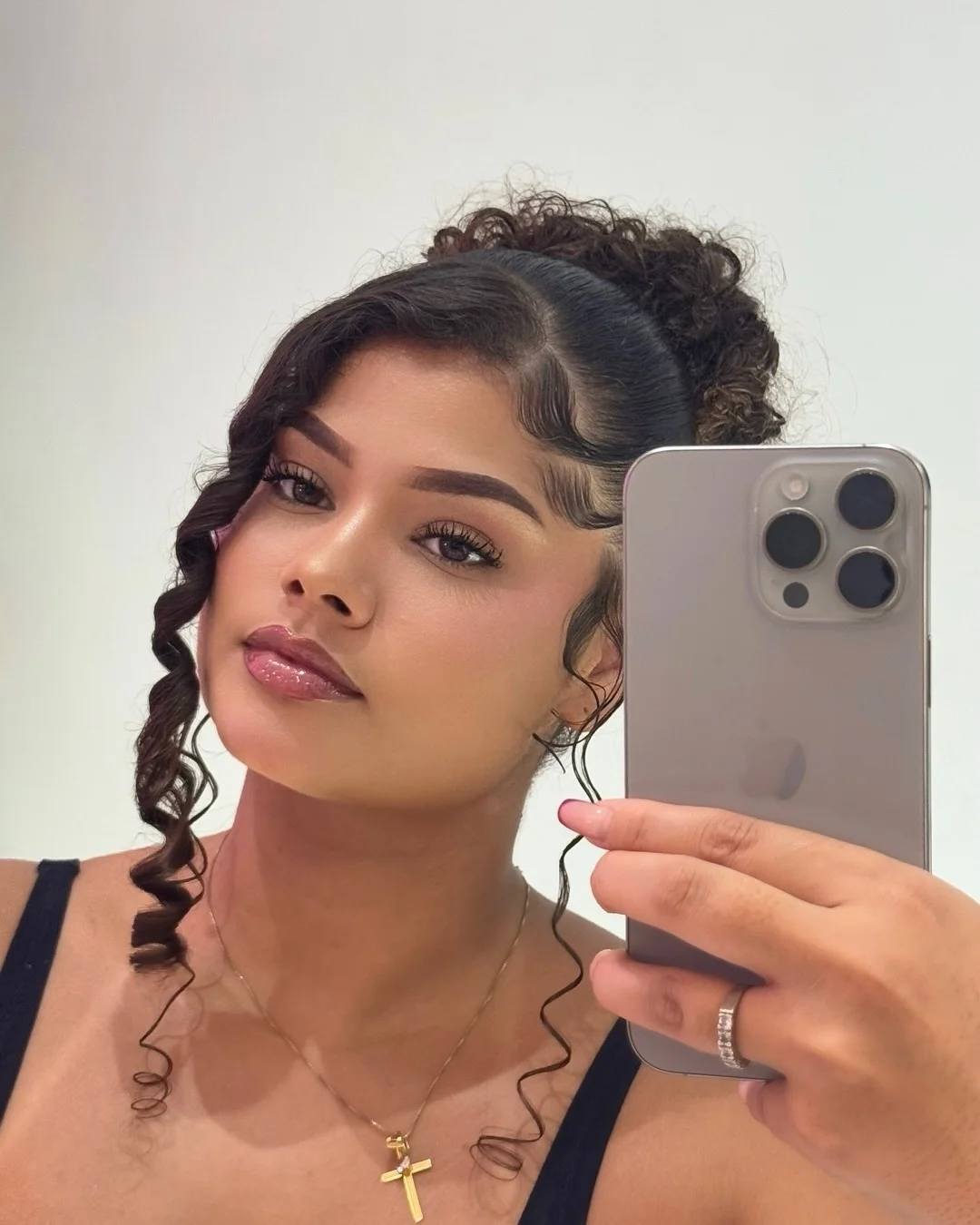 Instagram post by @amand4zk (DVHY6OtoM4I).