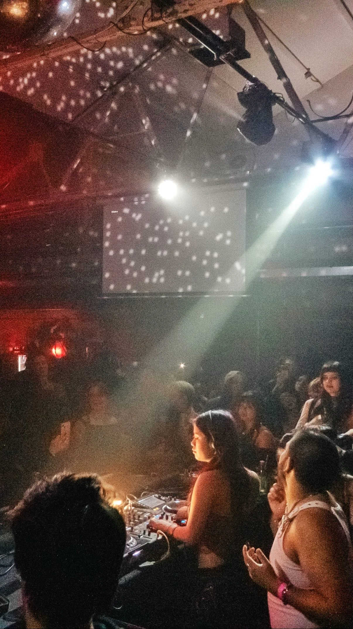 set so hype it had ppl climbing on the walls : DJ Tameil - Disco Stick x Britney Spears - Work B!tch (Gazsia Edit x Amanda Sze Retouch) Event: @haven.hq #dj#djtransition#ladygaga#britneyspears#femaledj