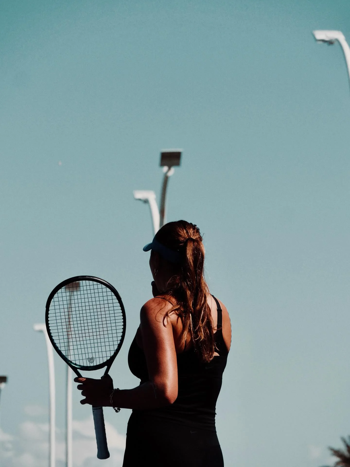 Instagram post by @amandaanisimova (DVrz815jx0W).