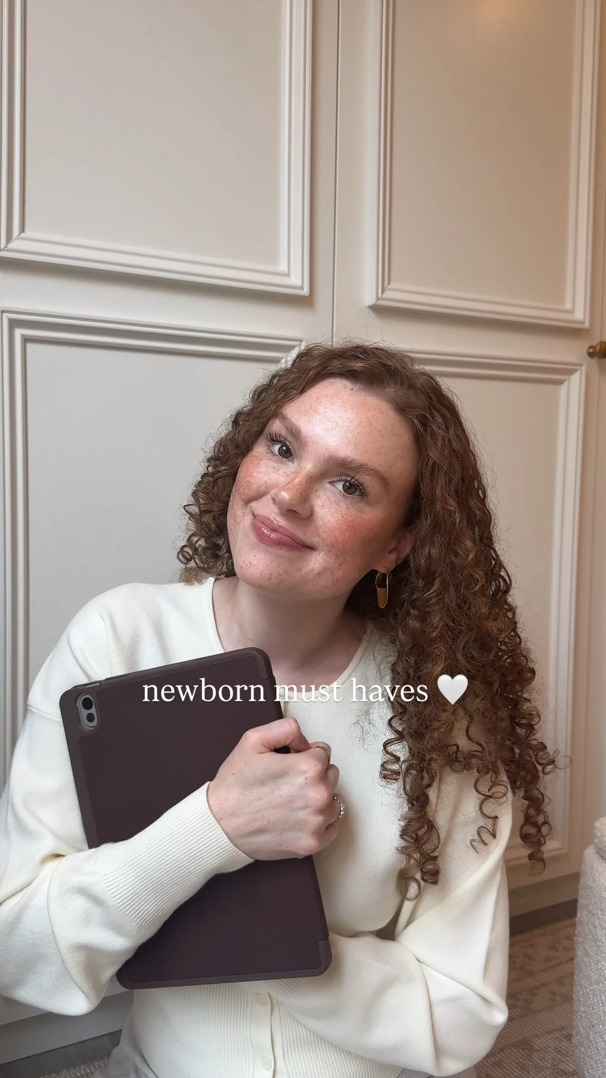 My most used newborn items @takingcarababies b.e.s.t swaddle @owletcare dream sock Dr. Nozebot Pigeon bottles mybrestfriend pillow @pipettebaby baby wash & lotion @snuggle_me_organic lounger curve @maxicosiusa calao tra...