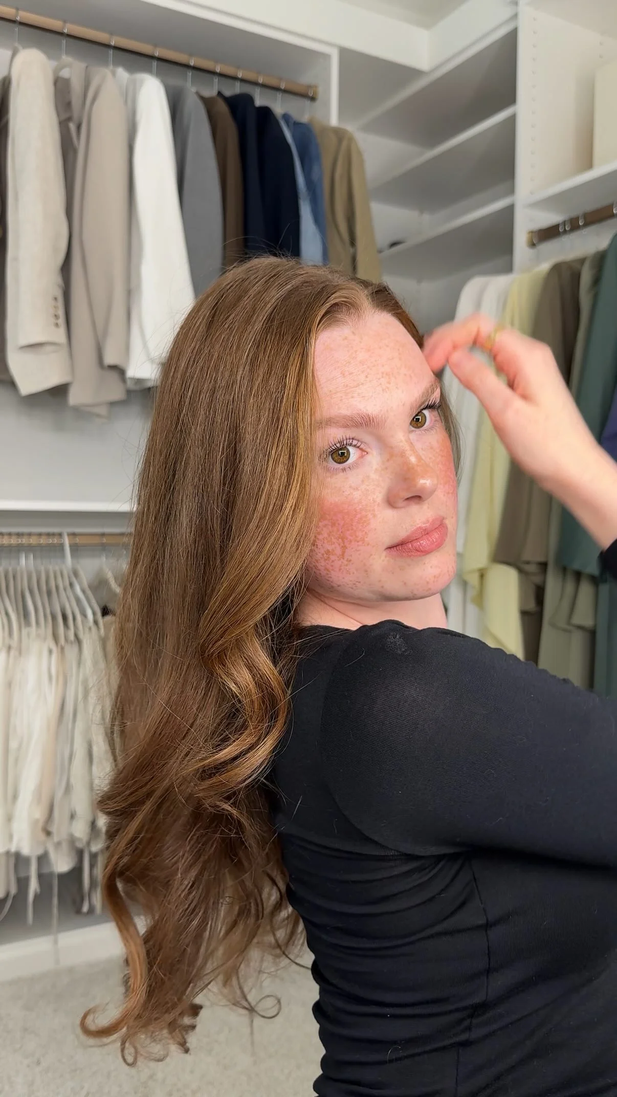 Getting a blowout to actually last on curly hair >>> locking in my blowout with the @marcanthonyhaircare Strictly Curls Curl to Straight Blowout Spray heat protection, anti-reversion, anti-frizz & everything your curly...